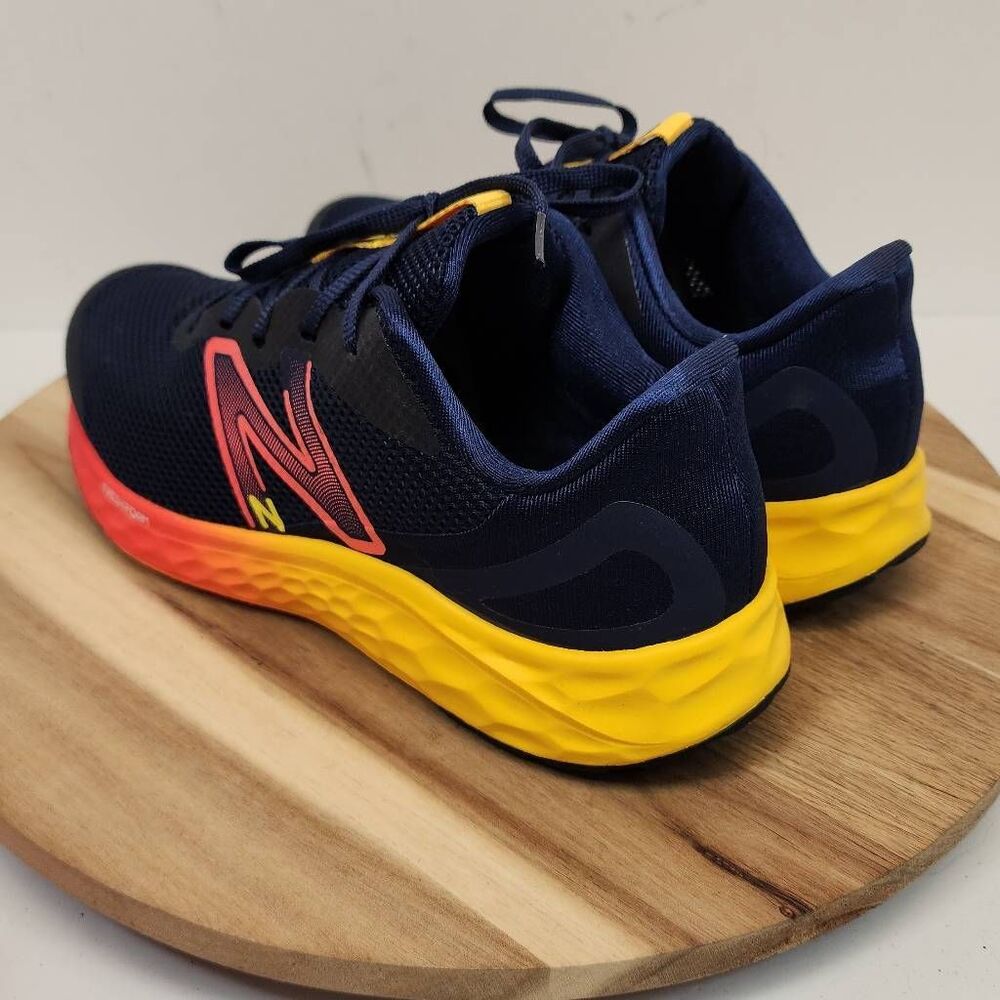 New Balance Fresh Foam Arishi v4 Boys 5.5 Blue - Picture 5 of 10